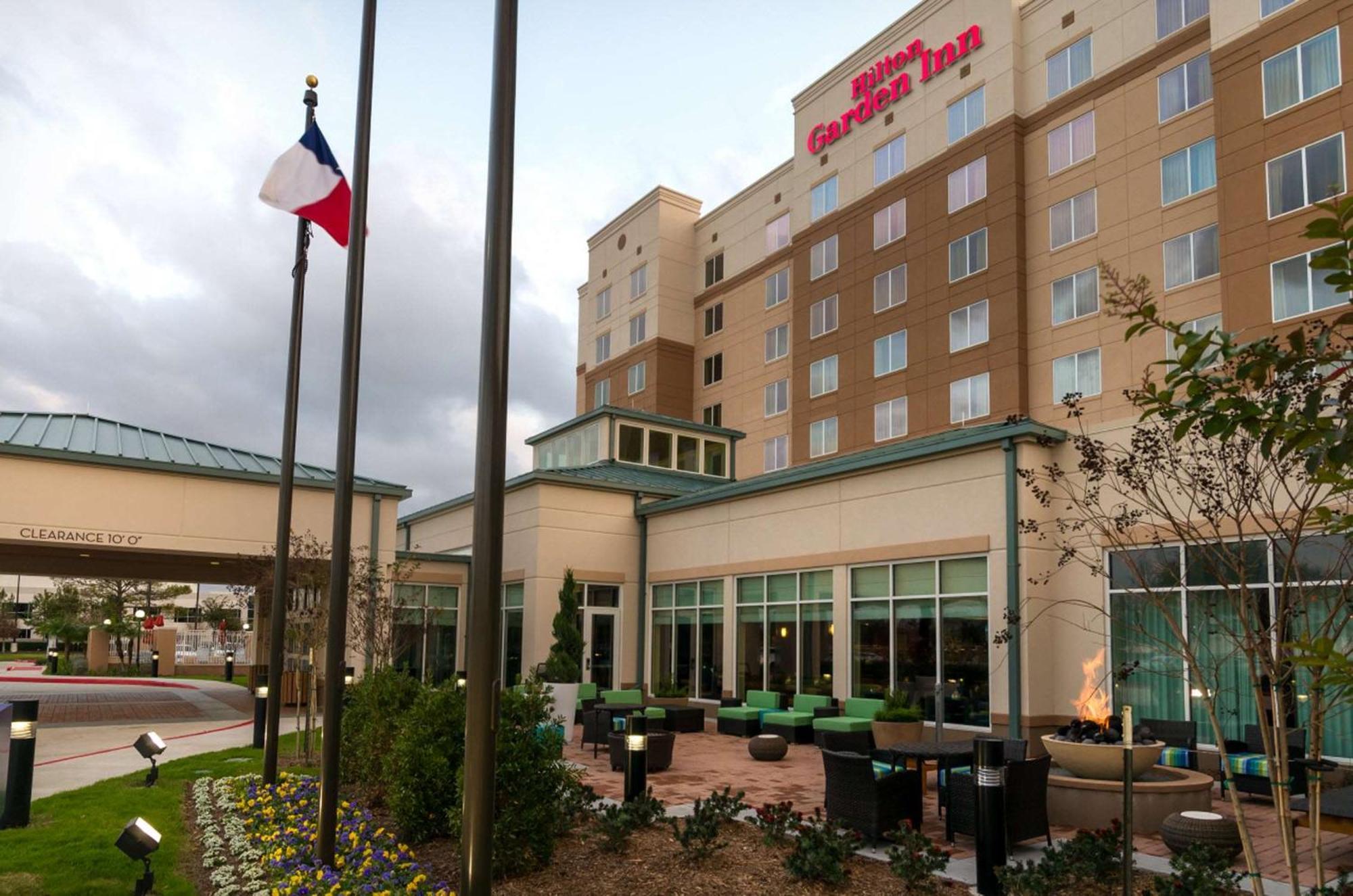 Hilton Garden Inn Houston Nw America Plaza Exterior photo